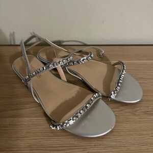 Silver Flats Dream Pairs Women’s Size 8.5